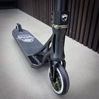 Striker Camo Custom Build Kickbike - Svart/Rainbow-ScootWorld.se
