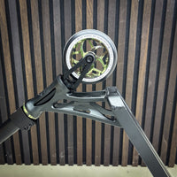 Striker Camo Custom Build Kickbike - Svart/Rainbow-ScootWorld.se