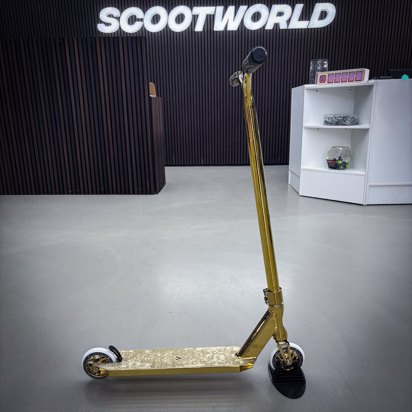 Striker Full Gold Custom Build - Gold-ScootWorld.se