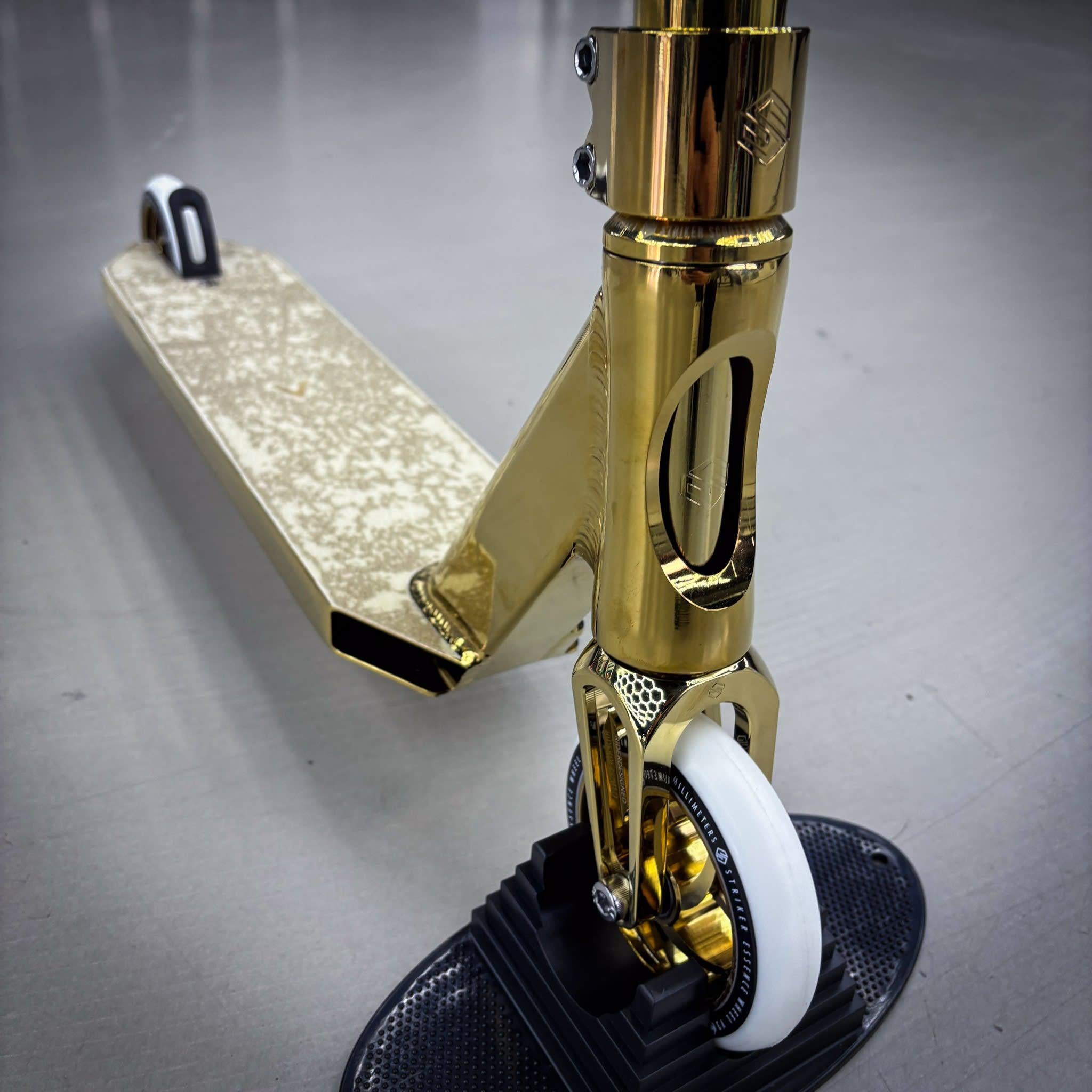 Striker Full Gold Custom Build - Gold-ScootWorld.se