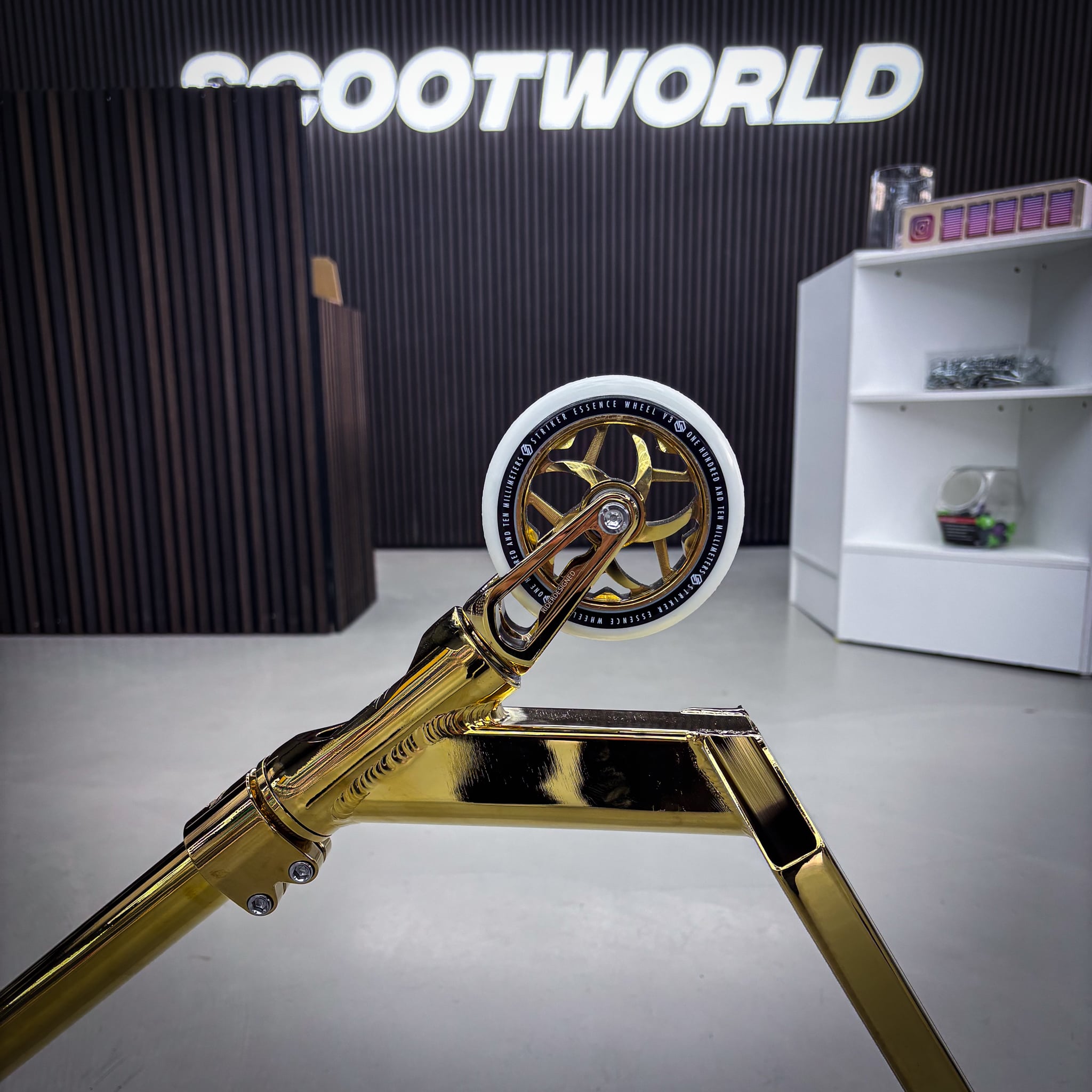 Striker Full Gold Custom Build - Gold-ScootWorld.se