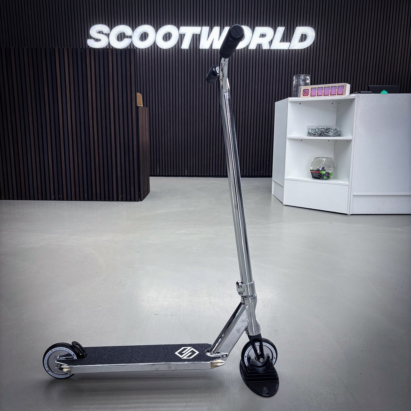 Striker Full Chrome Custom Build - Chrome-ScootWorld.se