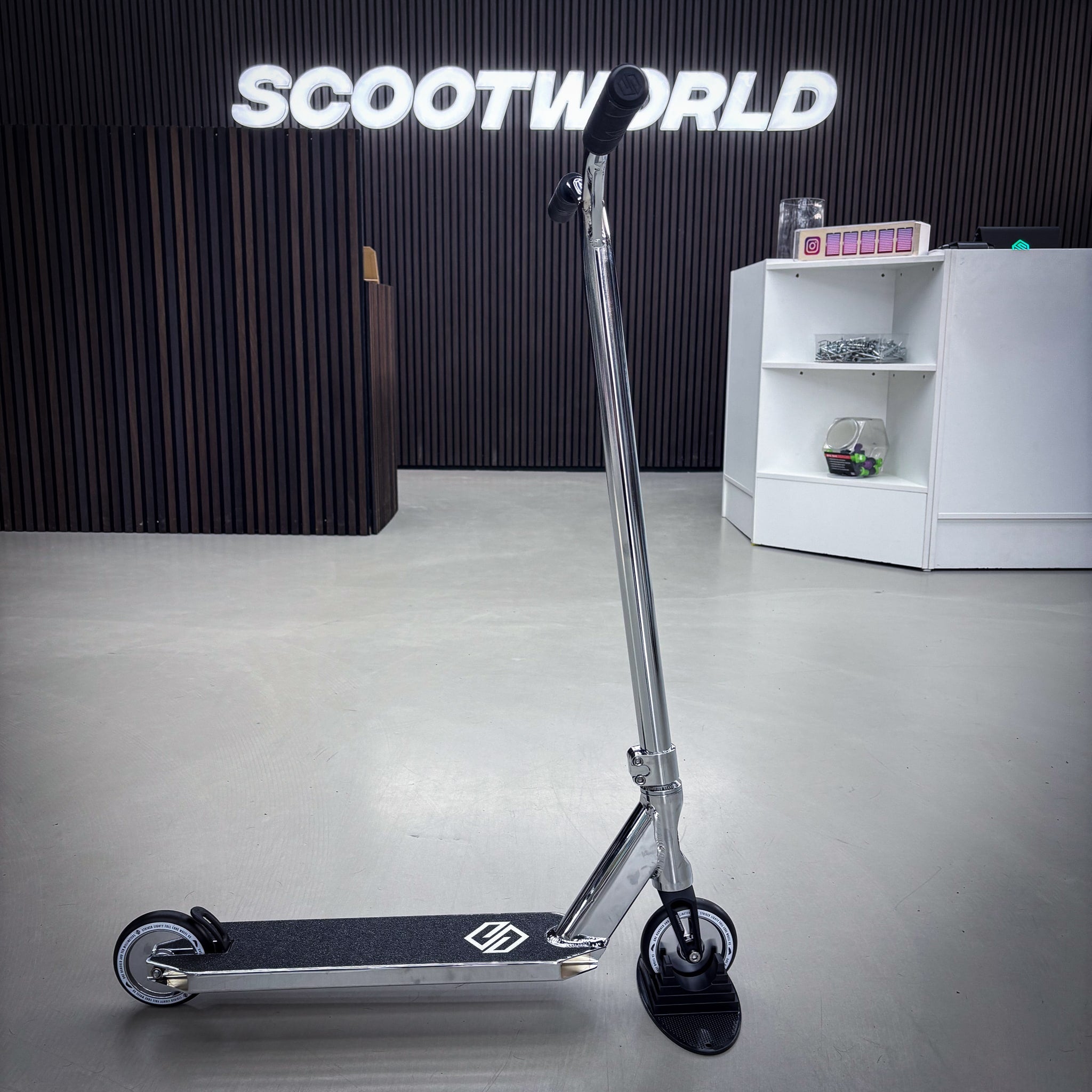 Striker Full Chrome Custom Build - Chrome-ScootWorld.se