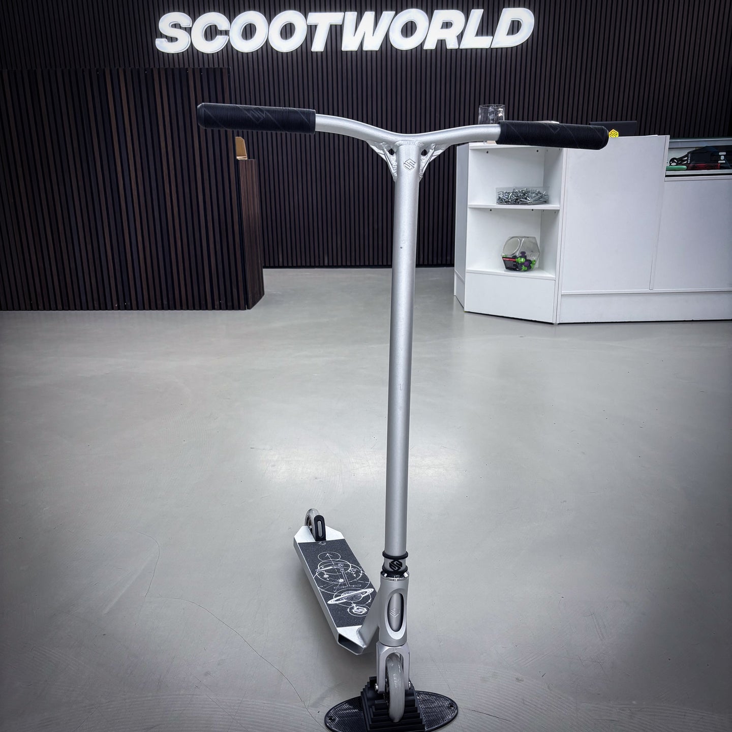 Striker Full Silver Custom Build - Silver-ScootWorld.se
