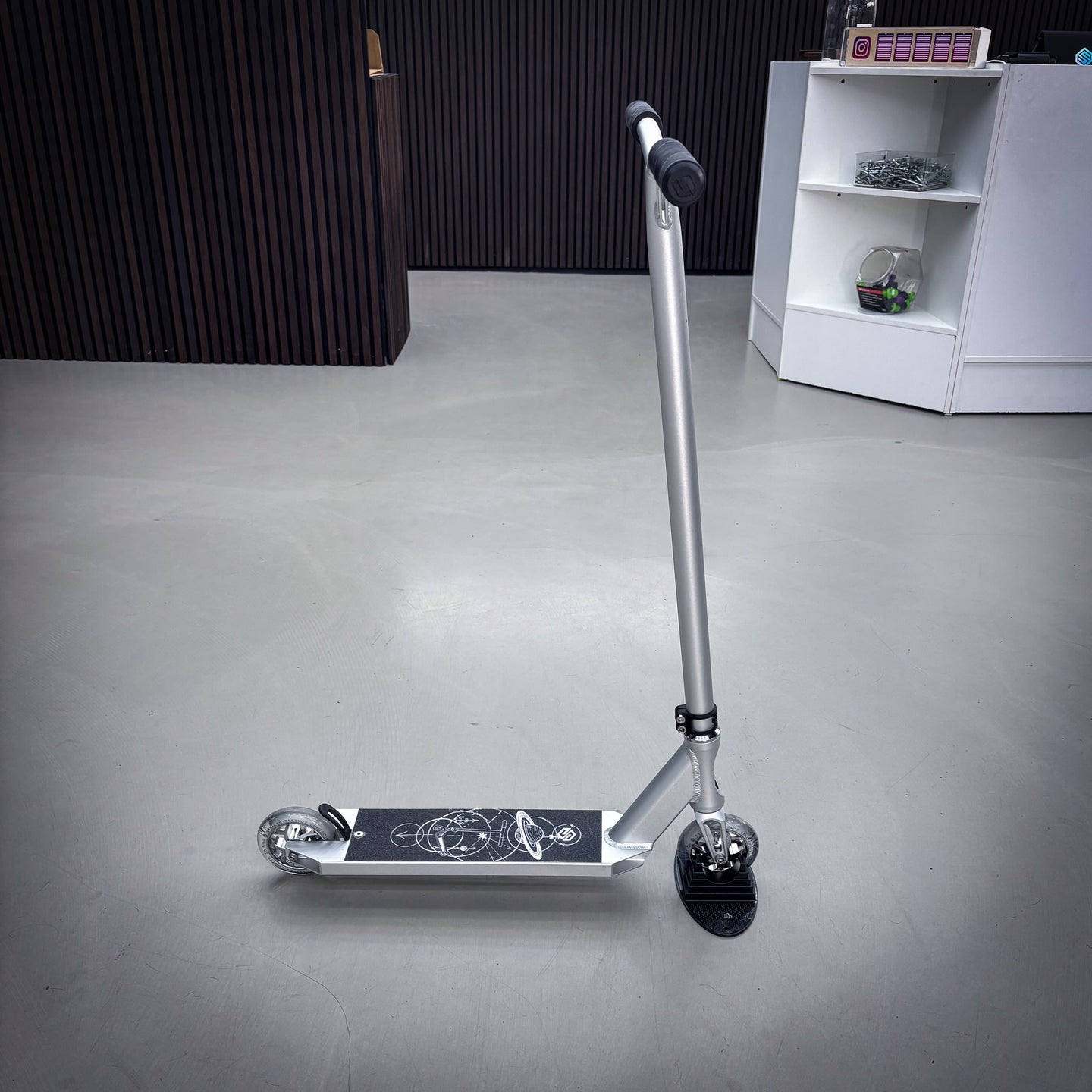 Striker Full Silver Custom Build - Silver-ScootWorld.se