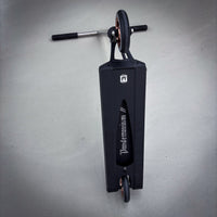 Striker Pandemonium Custom Build - Svart/Silver-ScootWorld.se