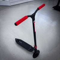 Striker Pandemonium Red/Black Custom Build - Svart/Röd-ScootWorld.se