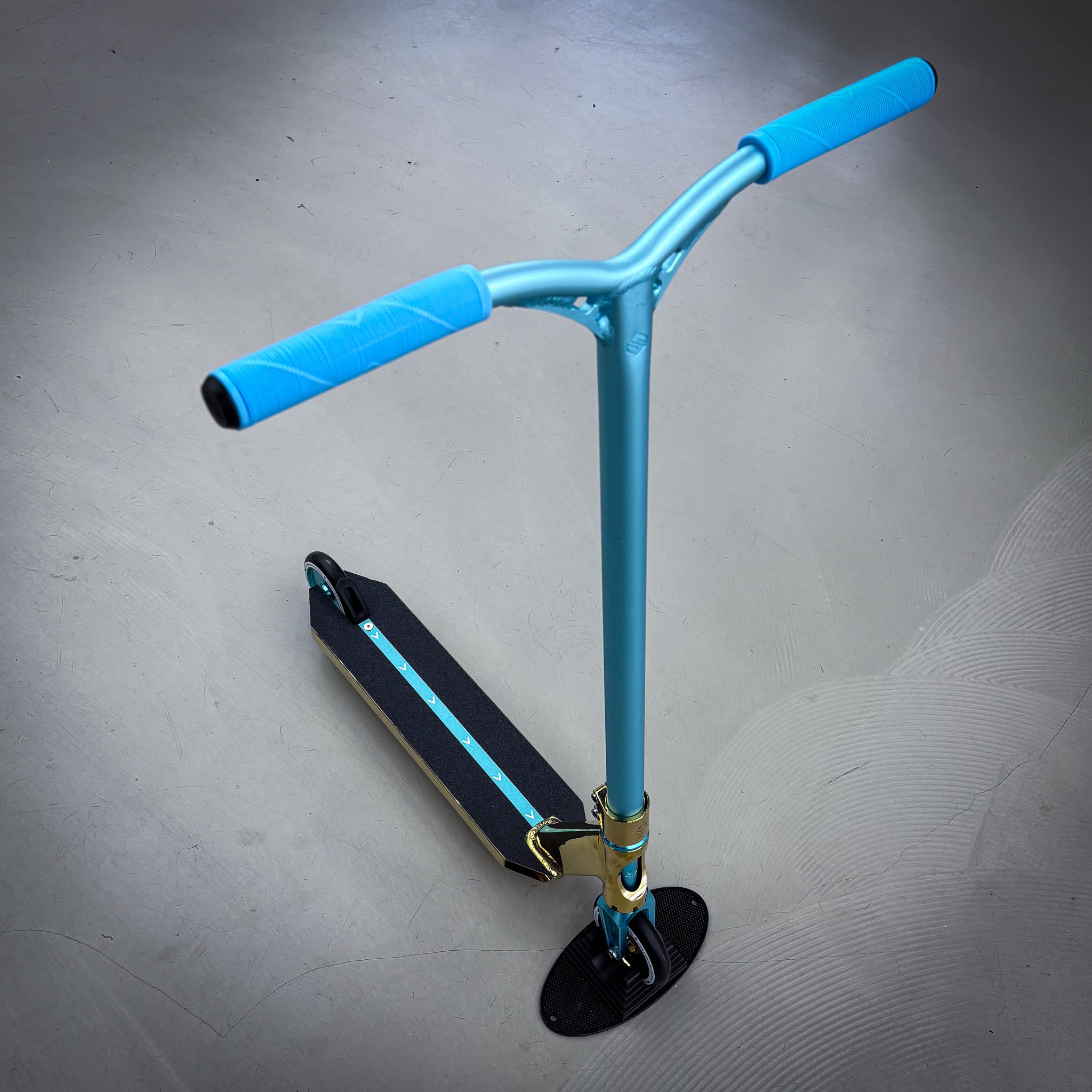Striker Blue/Gold Custom Build - Blå/Gold-ScootWorld.se