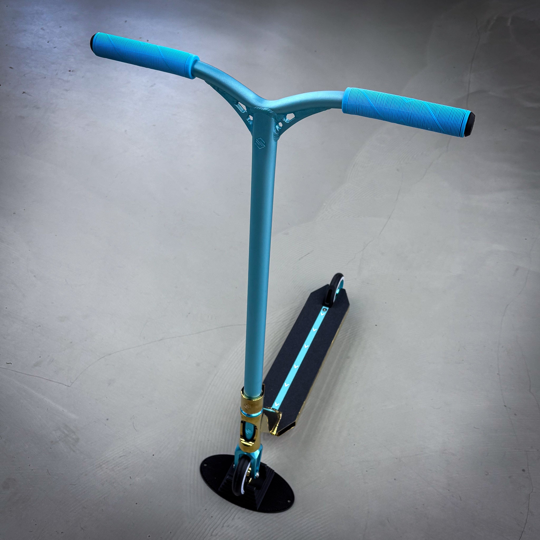 Striker Blue/Gold Custom Build - Blå/Gold-ScootWorld.se