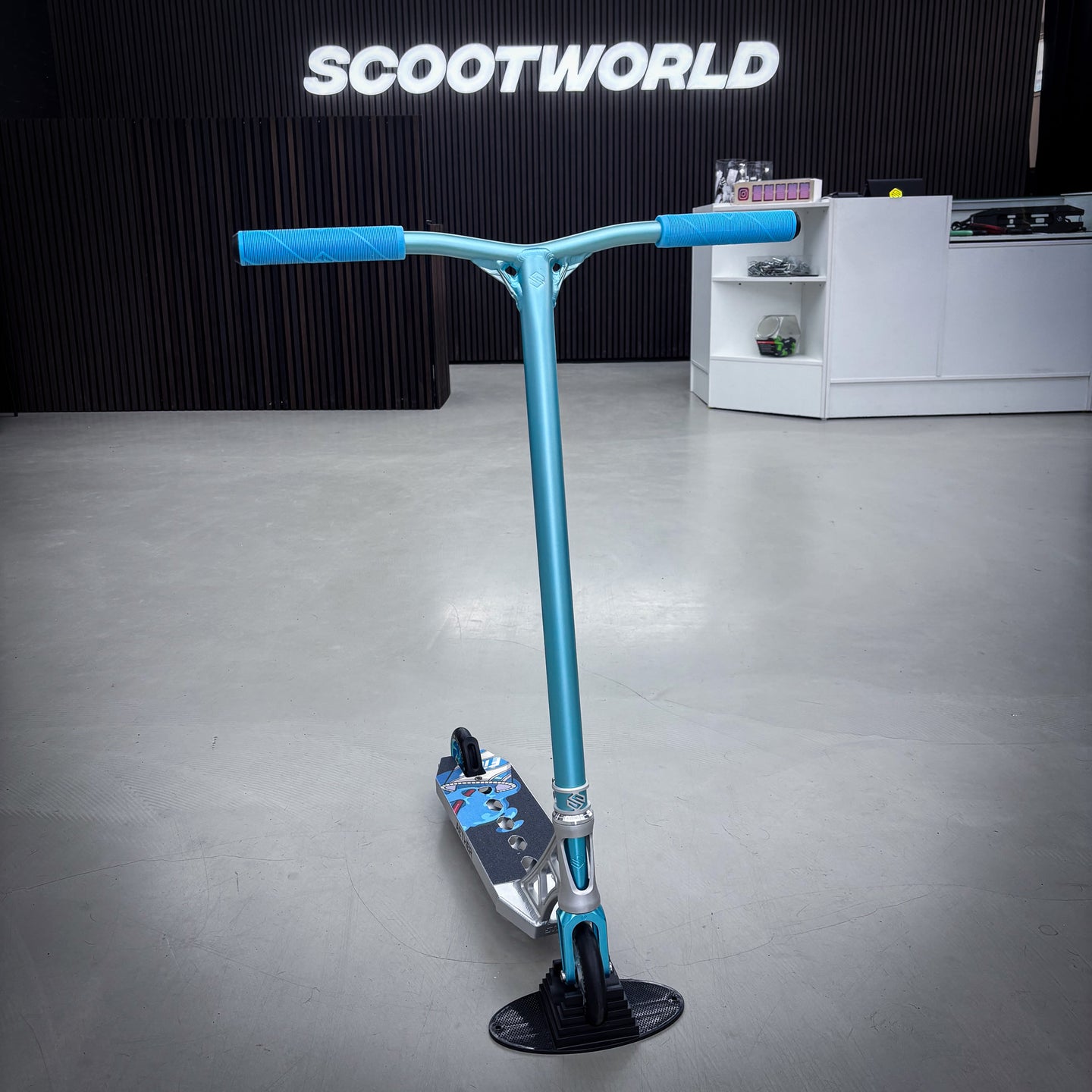 Striker Aether Silver/Teal Custom Build - Silver/Turkos-ScootWorld.se