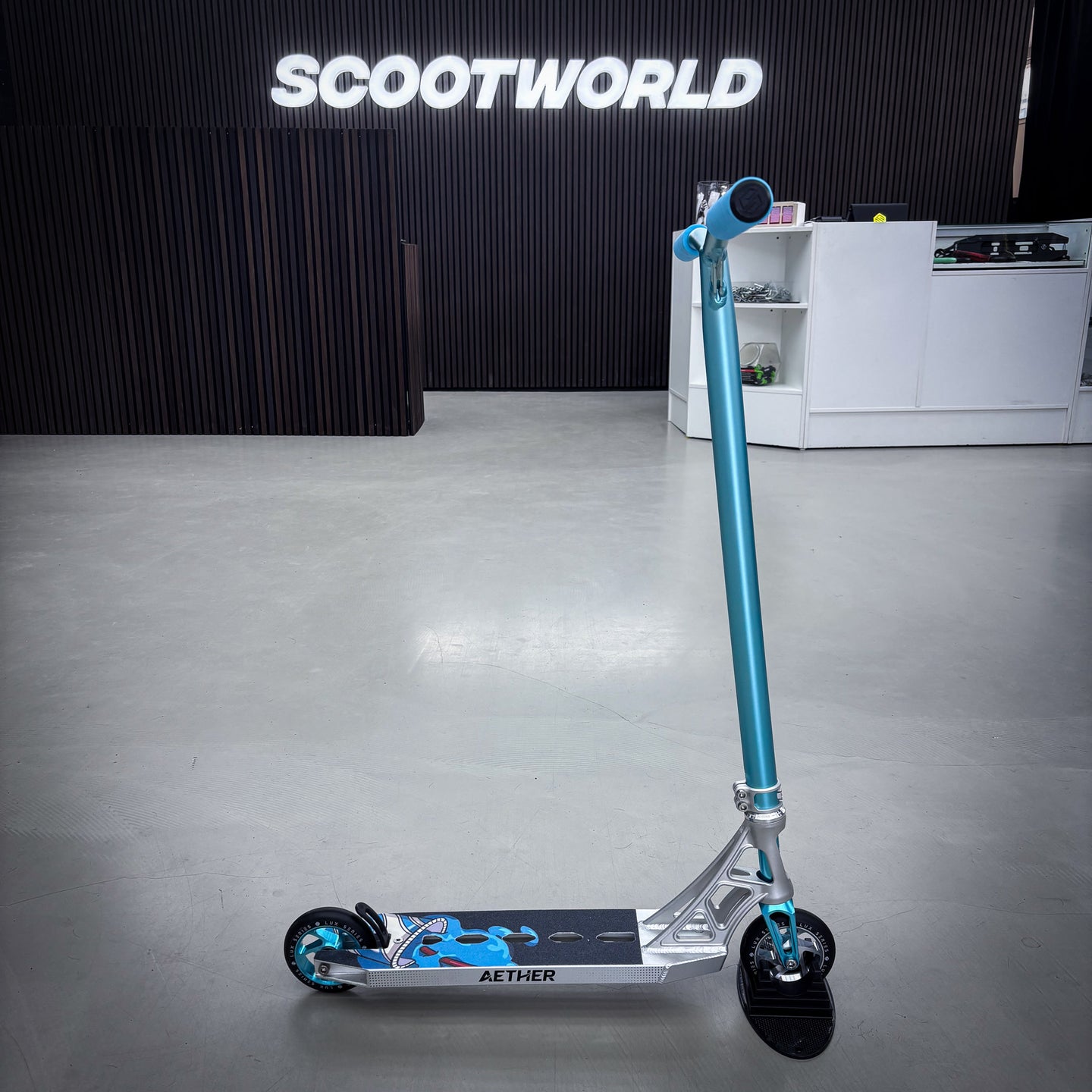 Striker Aether Silver/Teal Custom Build - Silver/Turkos-ScootWorld.se