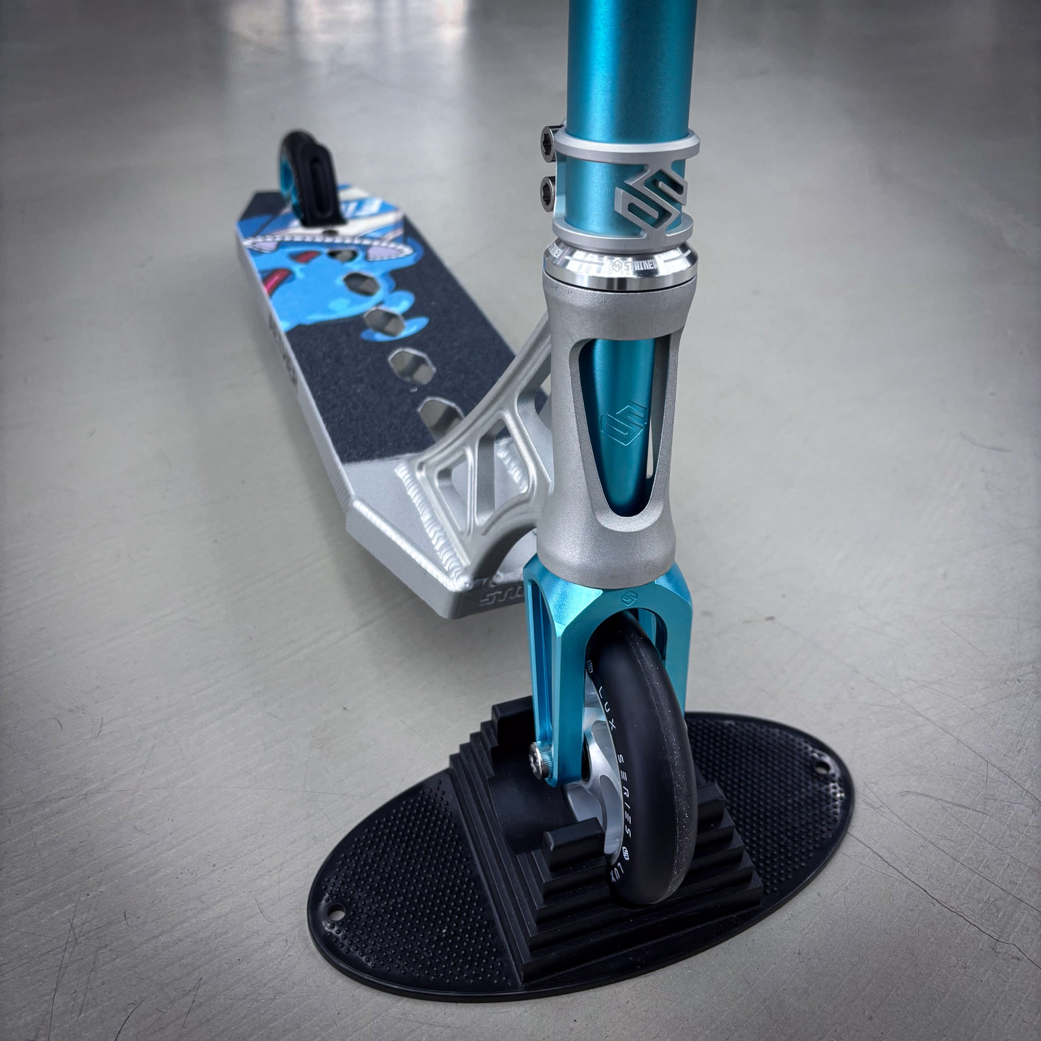 Striker Aether Silver/Teal Custom Build - Silver/Turkos-ScootWorld.se