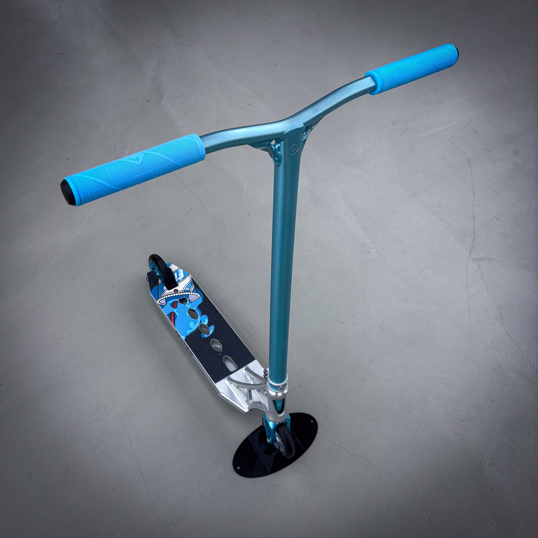 Striker Aether Silver/Teal Custom Build - Silver/Turkos-ScootWorld.se