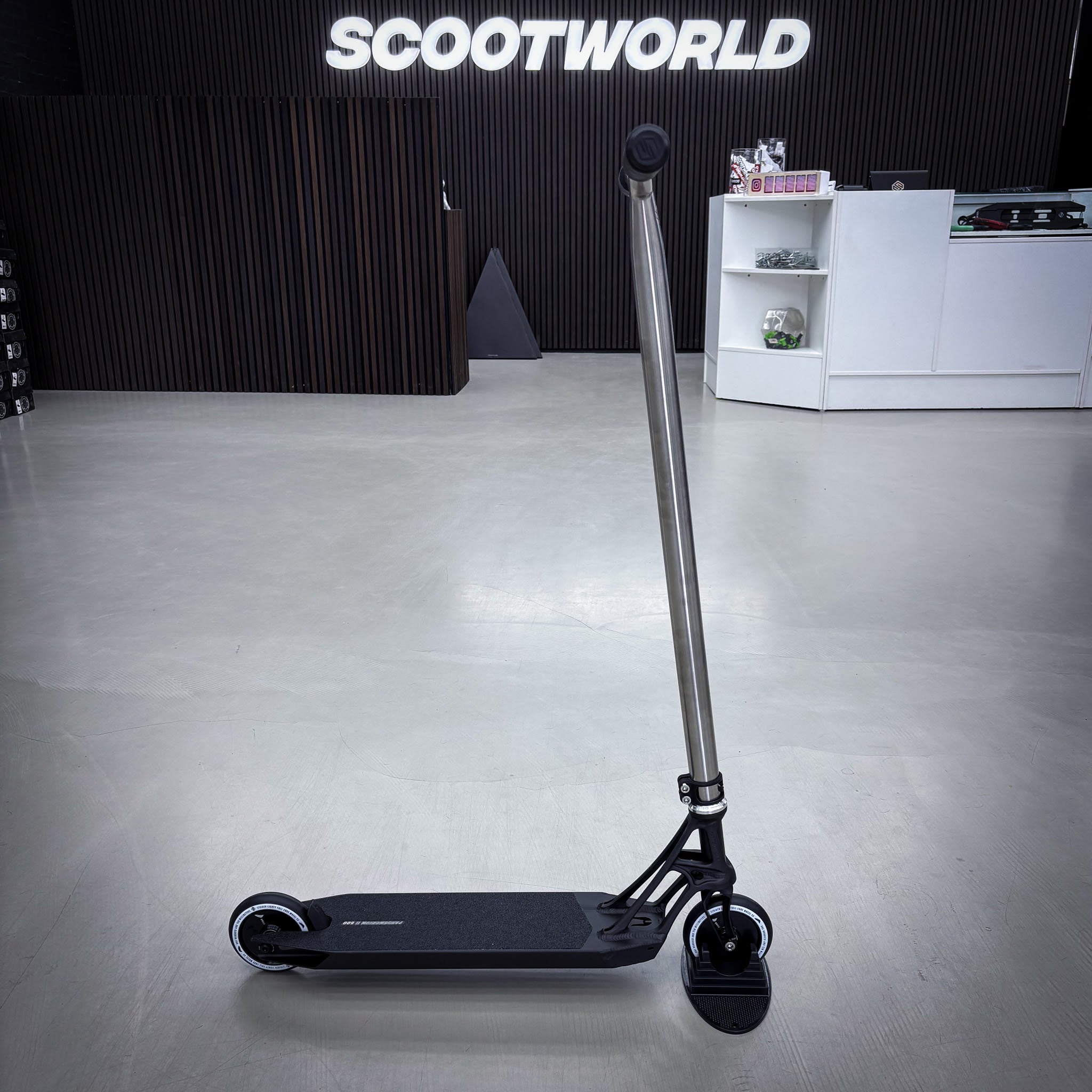Striker Titan Pande Custom Build - Svart/Silver-ScootWorld.se
