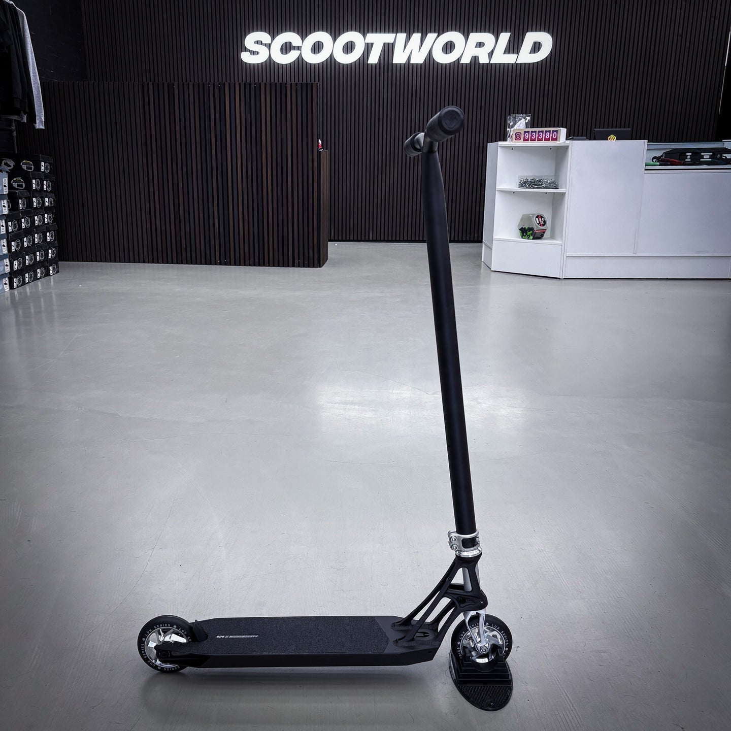 ScootWorld Titan Pande Custom Build - Svart/Silver-ScootWorld.se