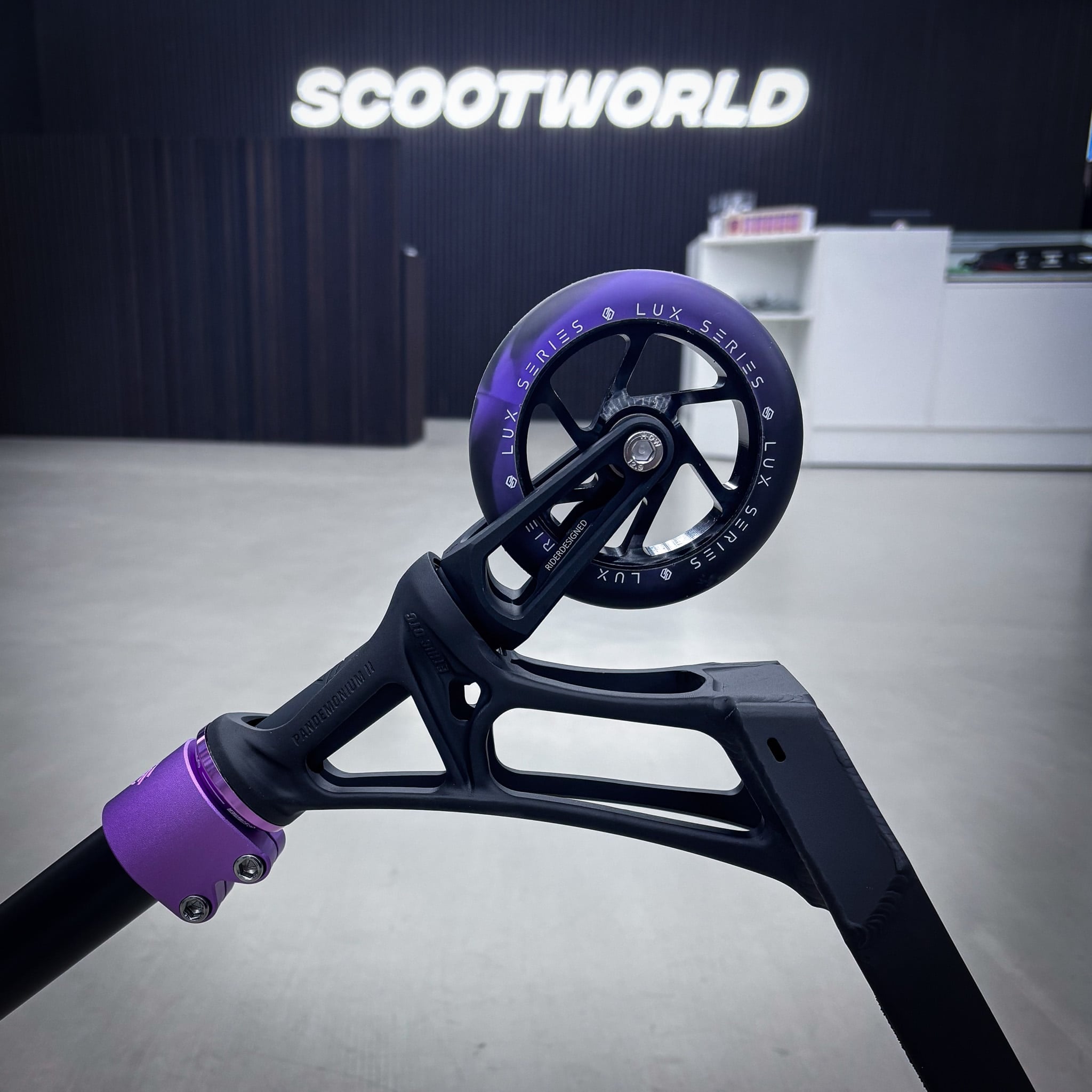 Striker Pande Black/Purple 500mm Custom Build - Svart/Lila-ScootWorld.se