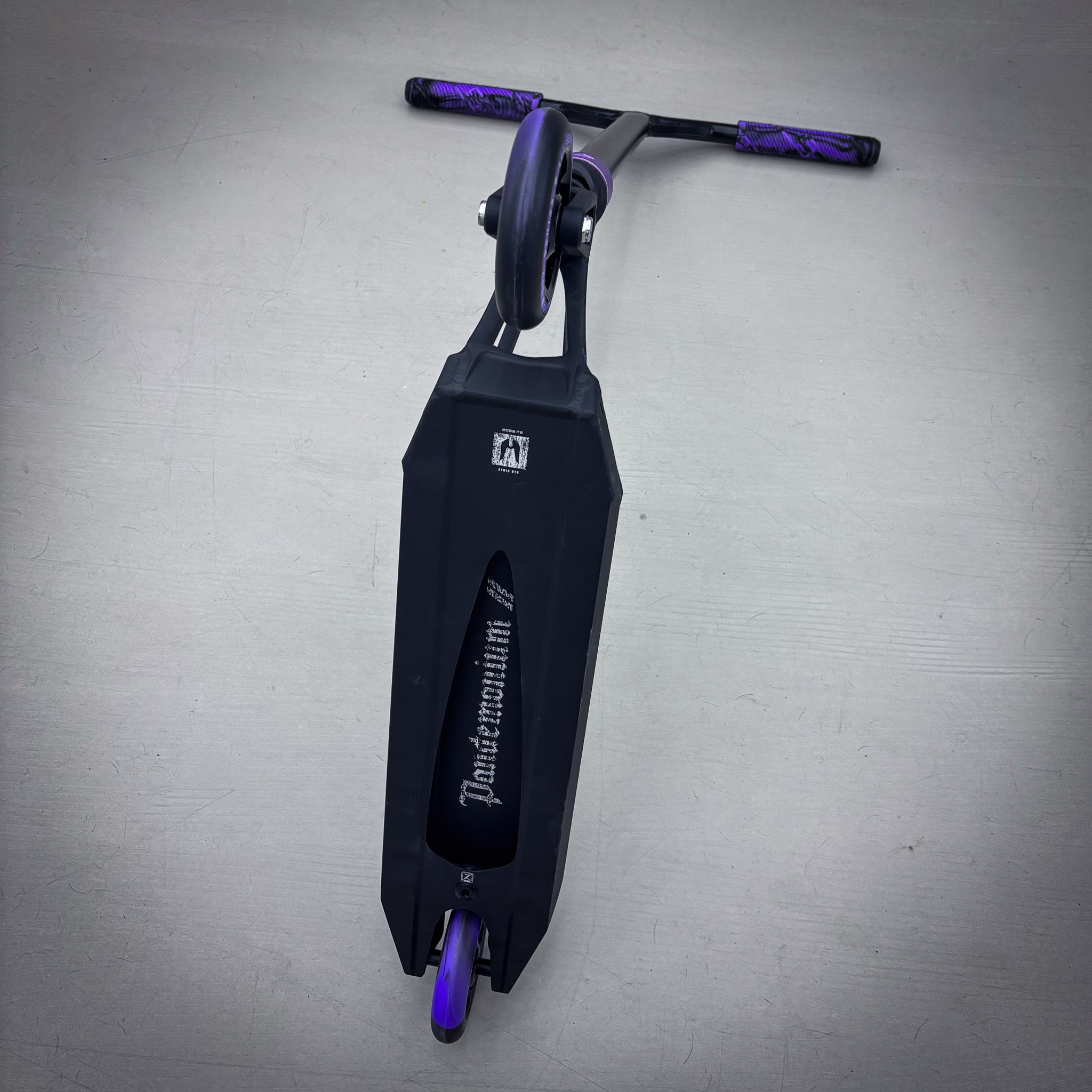 Striker Pande Black/Purple 500mm Custom Build - Svart/Lila-ScootWorld.se