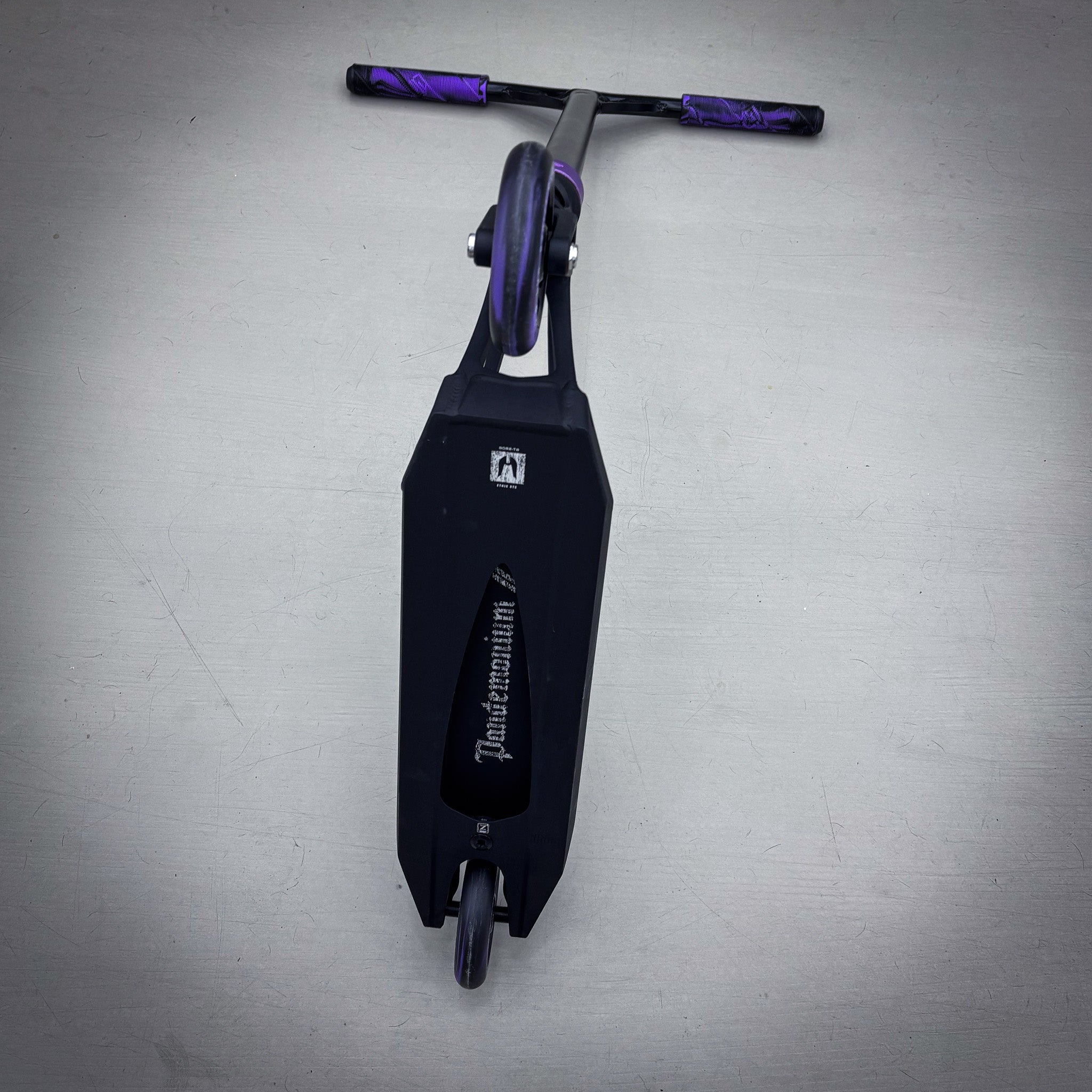 Striker Pande Black/Purple 460mm Custom Build - Svart/Lila-ScootWorld.se