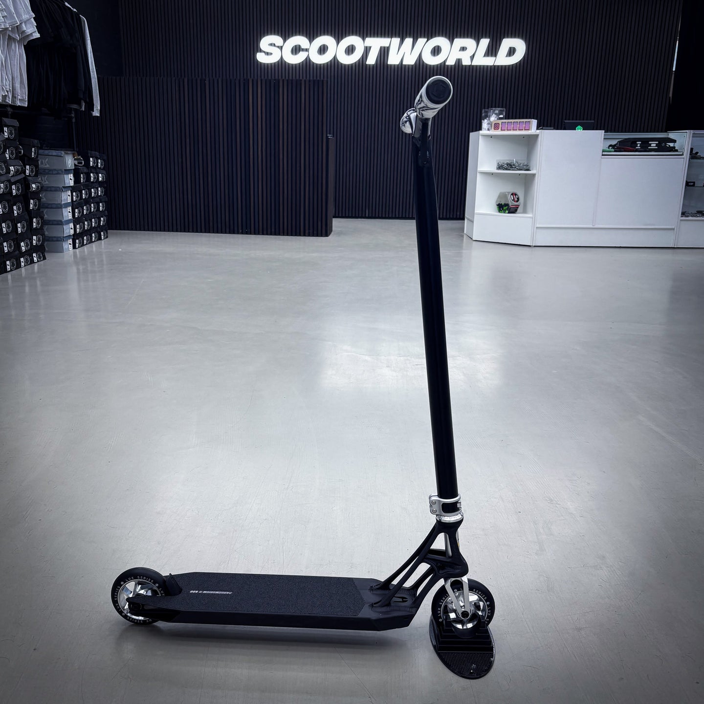 Striker Pande Black/Silver 500mm Custom Build - Svart/Silver-ScootWorld.se