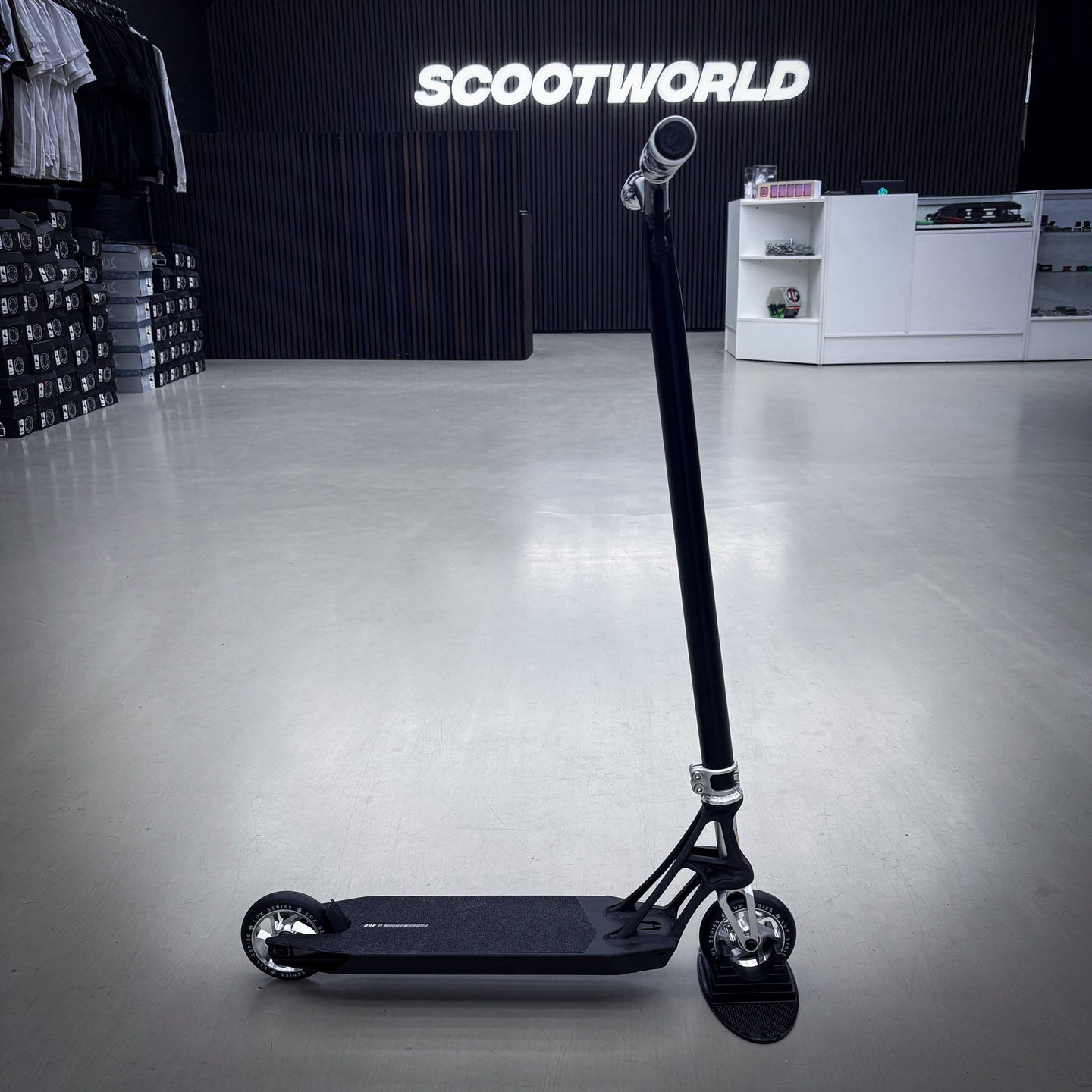 Striker Pande Black/Silver 460mm Custom Build - Svart/Silver-ScootWorld.se