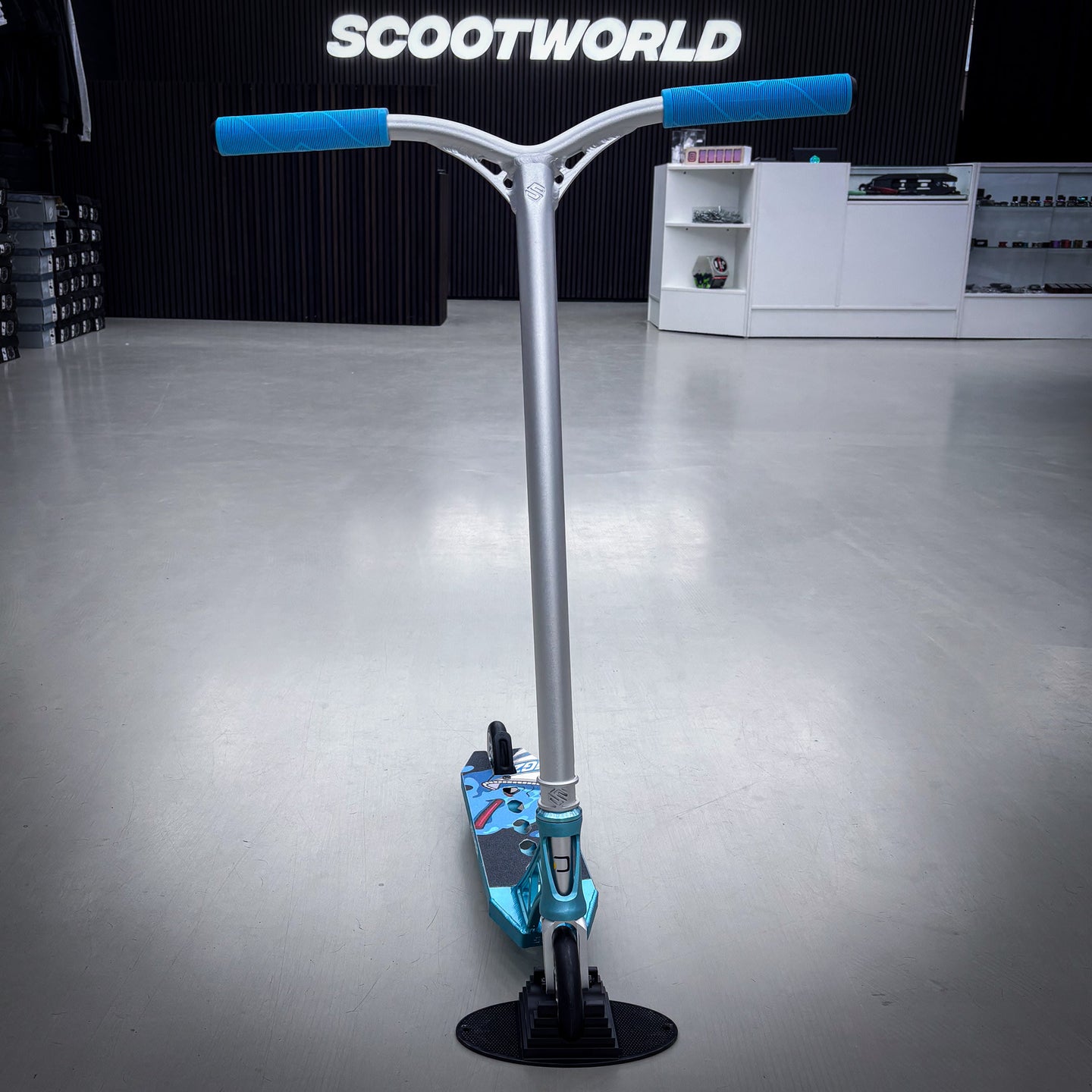 Striker Aether Teal/Silver Custom Build - Turkos/Silver-ScootWorld.se
