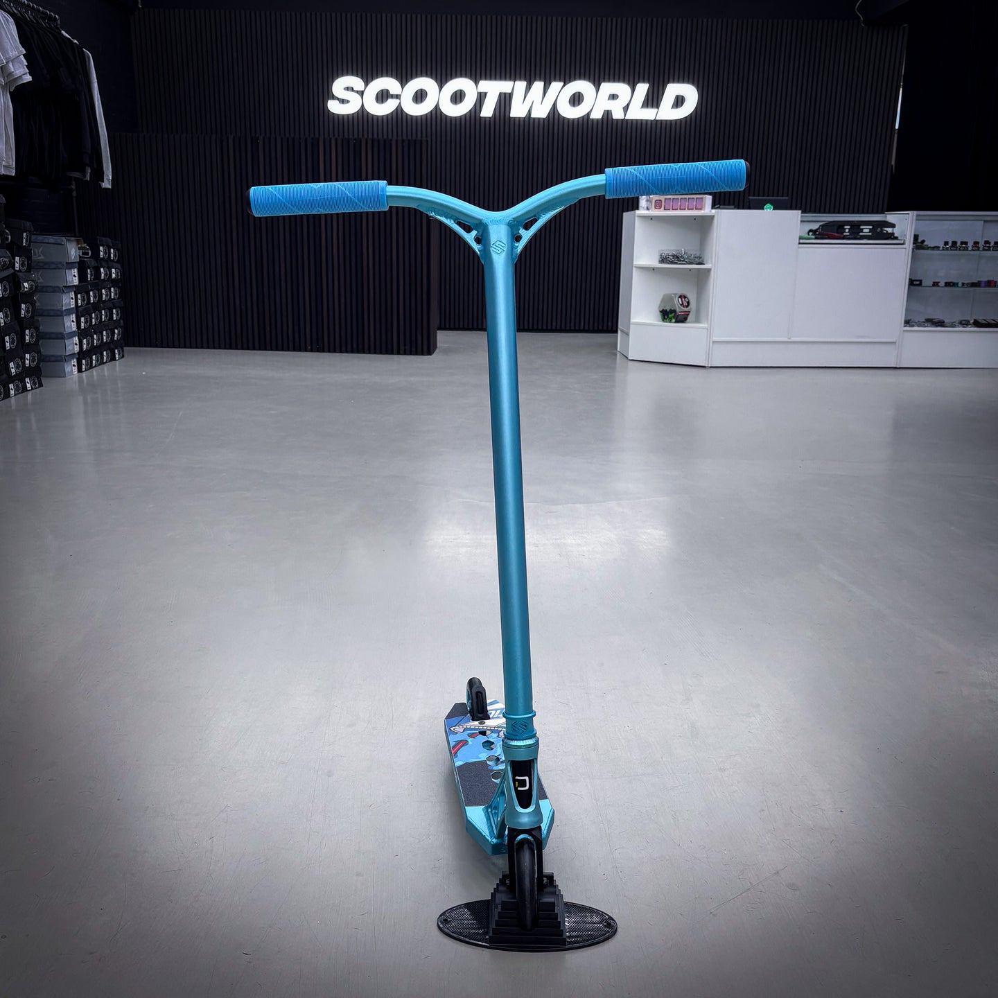 Striker Aether Teal Custom Build - Turkos-ScootWorld.se