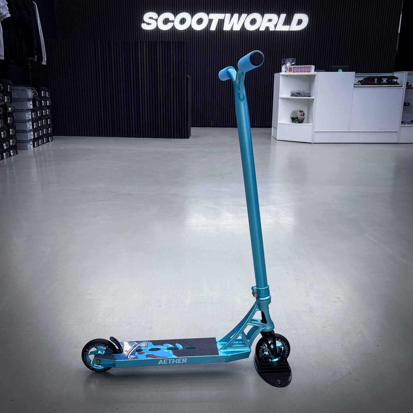 Striker Aether Teal Custom Build - Turkos-ScootWorld.se