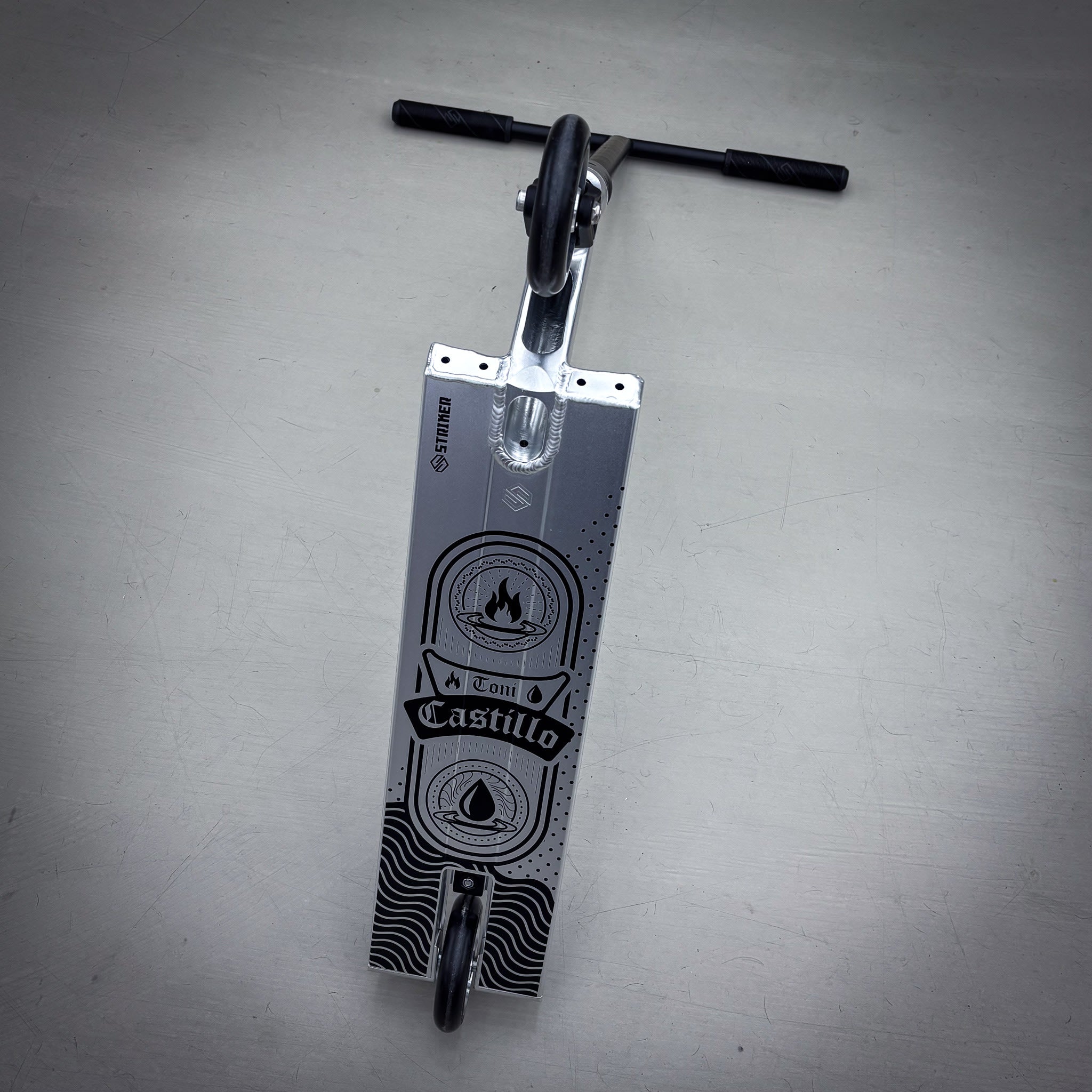 Striker Toni Street Black/Silver Custom Build - Svart/Silver-ScootWorld.se
