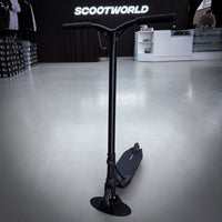 Striker Pande Black Custom Build - Svart-ScootWorld.se
