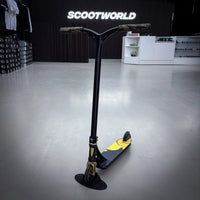 Striker Panda Freestyle Custom Build - Svart/Gold/Gul-ScootWorld.se