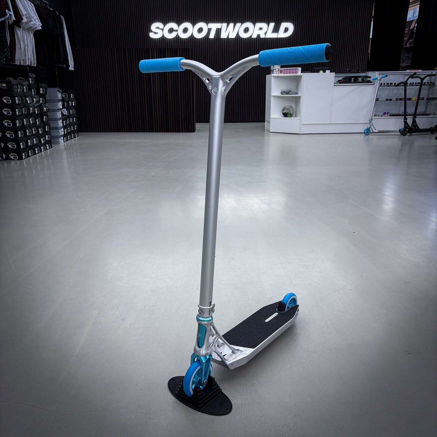 Striker Ethic 460mm Silver Teal Custom Build - Silver/Turkos-ScootWorld.se