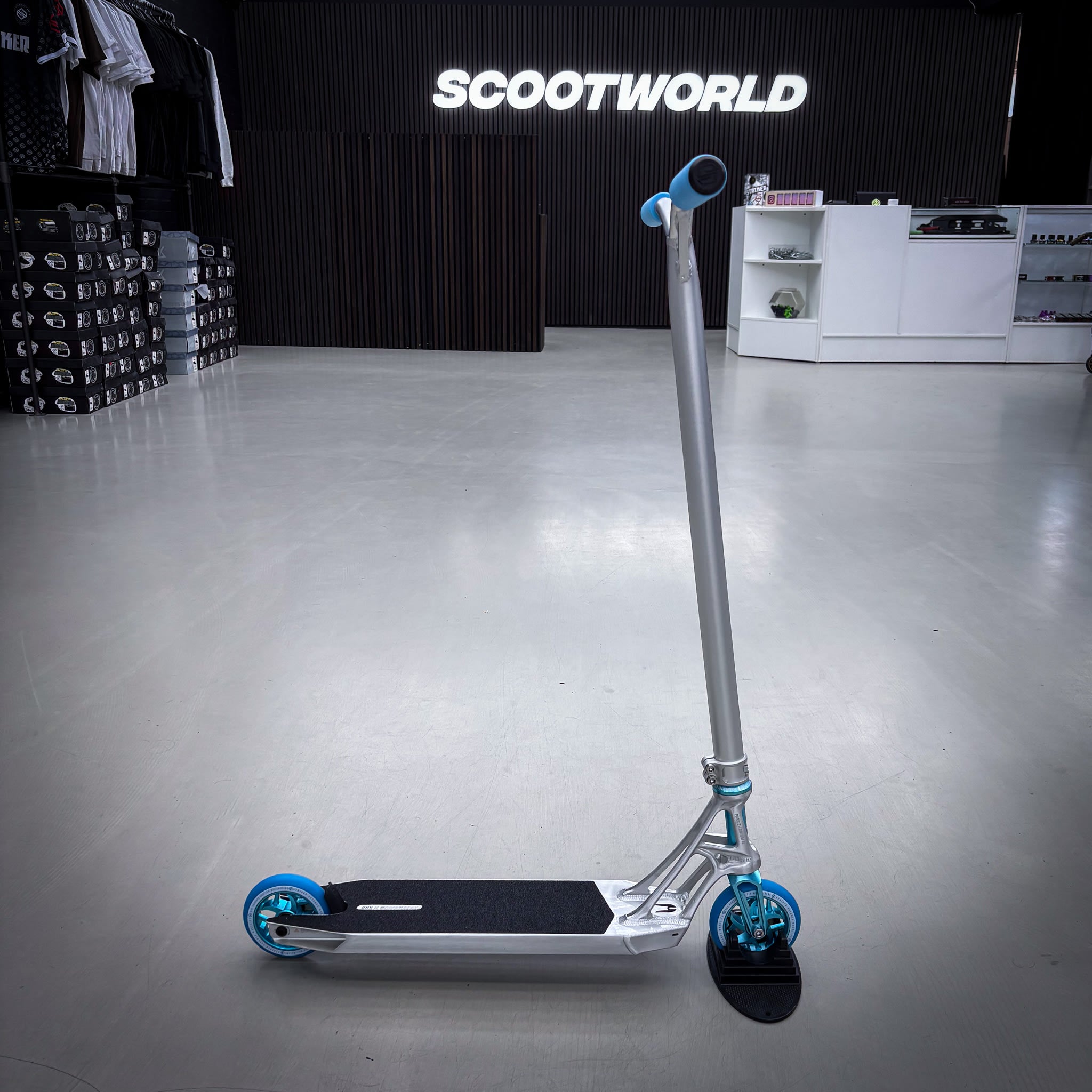 Striker Ethic 500mm Silver Teal Custom Build - Silver/Turkos-ScootWorld.se