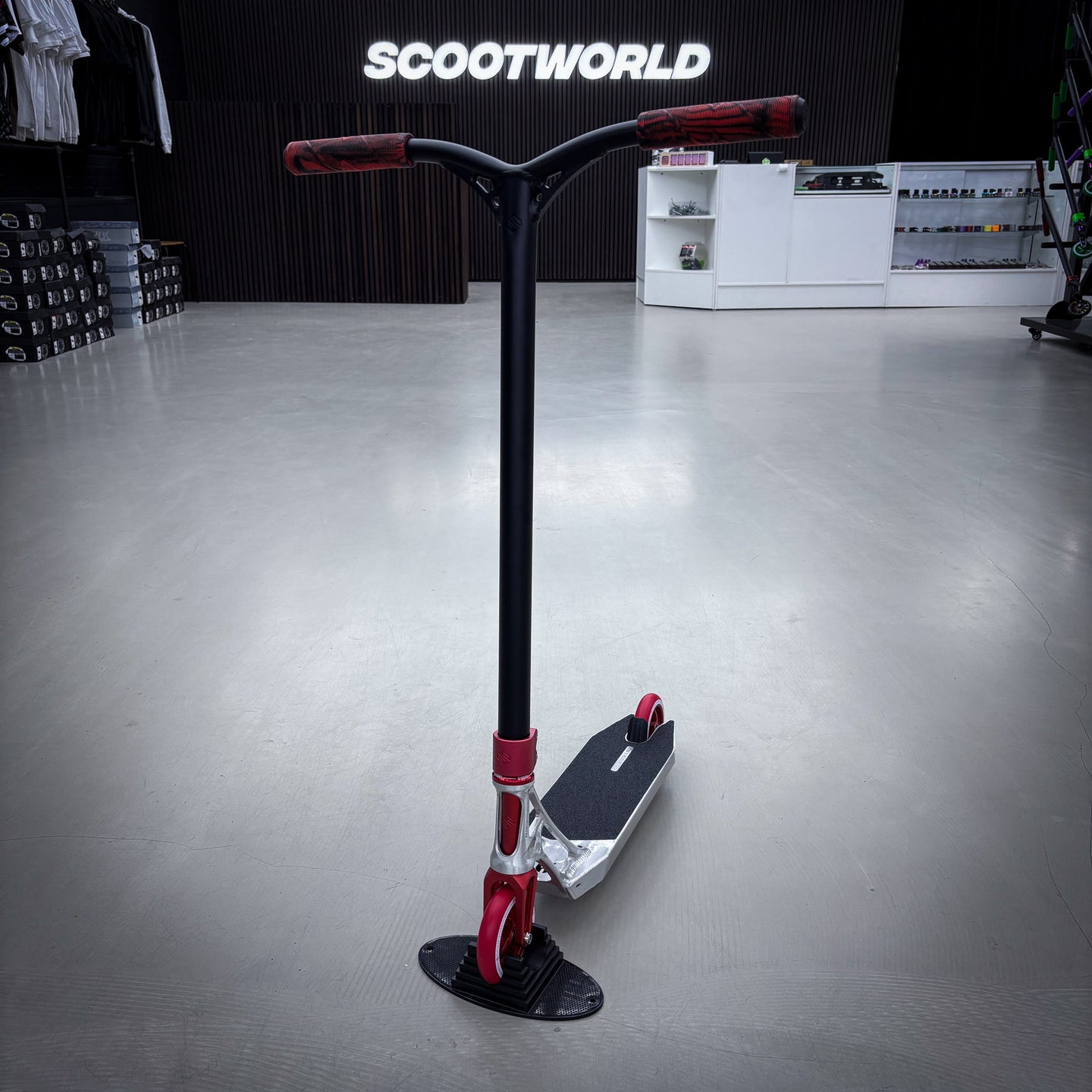 Striker Ethic Silver/Red 460 Custom Build - Silver/Red-ScootWorld.se