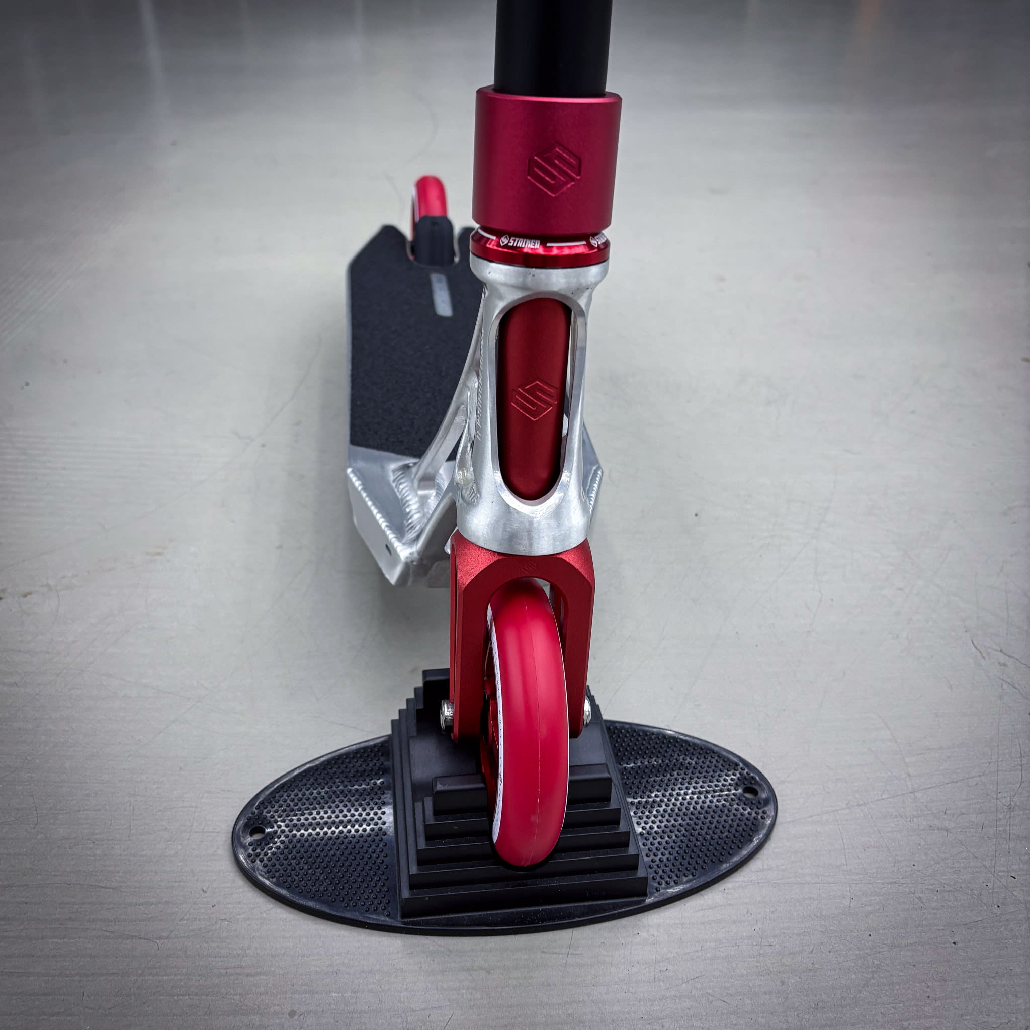 Striker Ethic Silver/Red 460 Custom Build - Silver/Red-ScootWorld.se