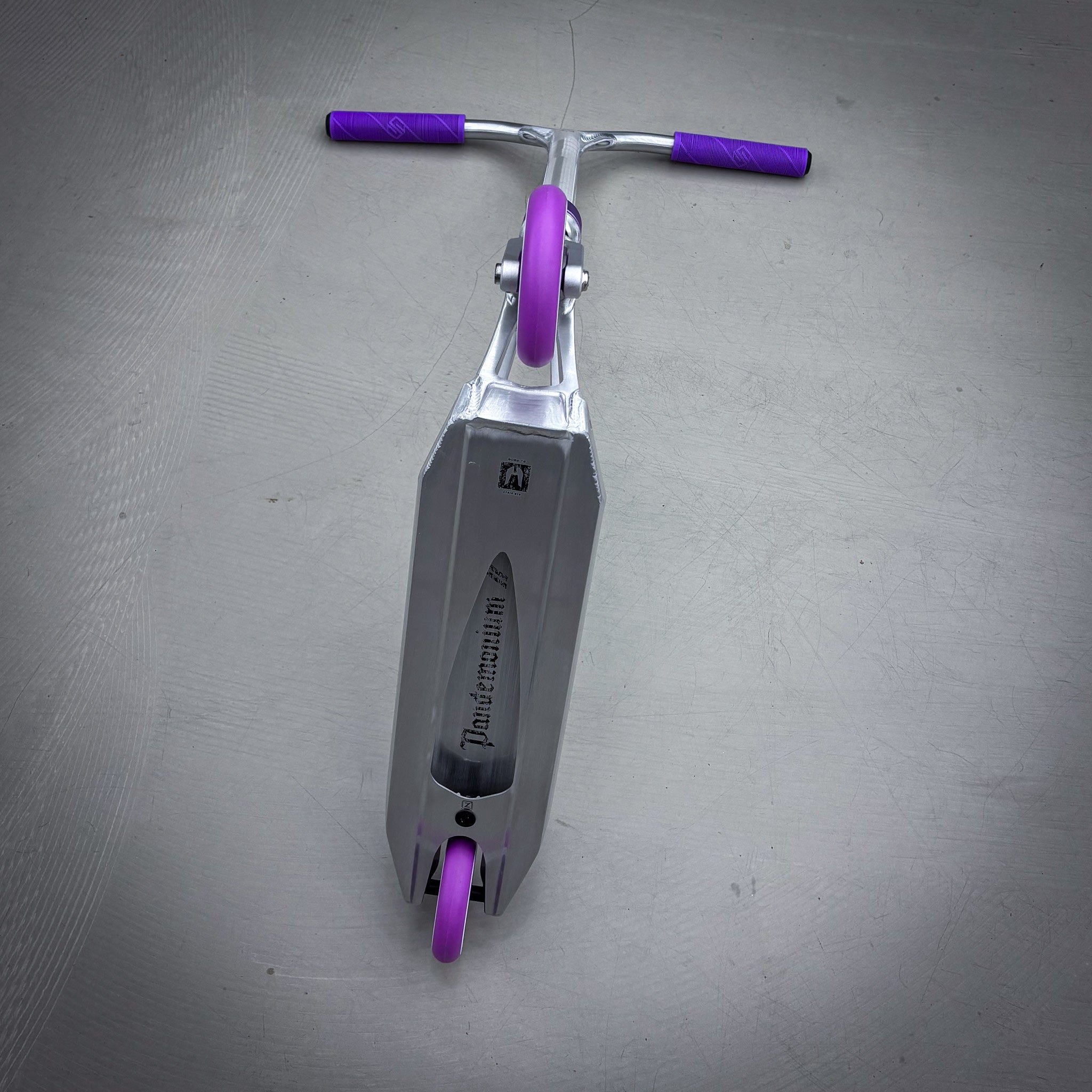 Striker Ethic Silver/Purple 460 Custom Build - Svart/Lila-ScootWorld.se