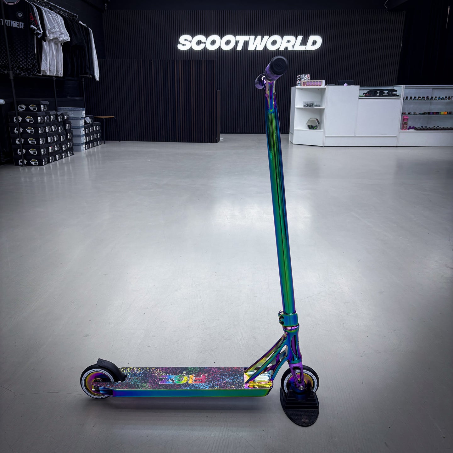 Striker Full Rainbow Custom Build - Rainbow-ScootWorld.se