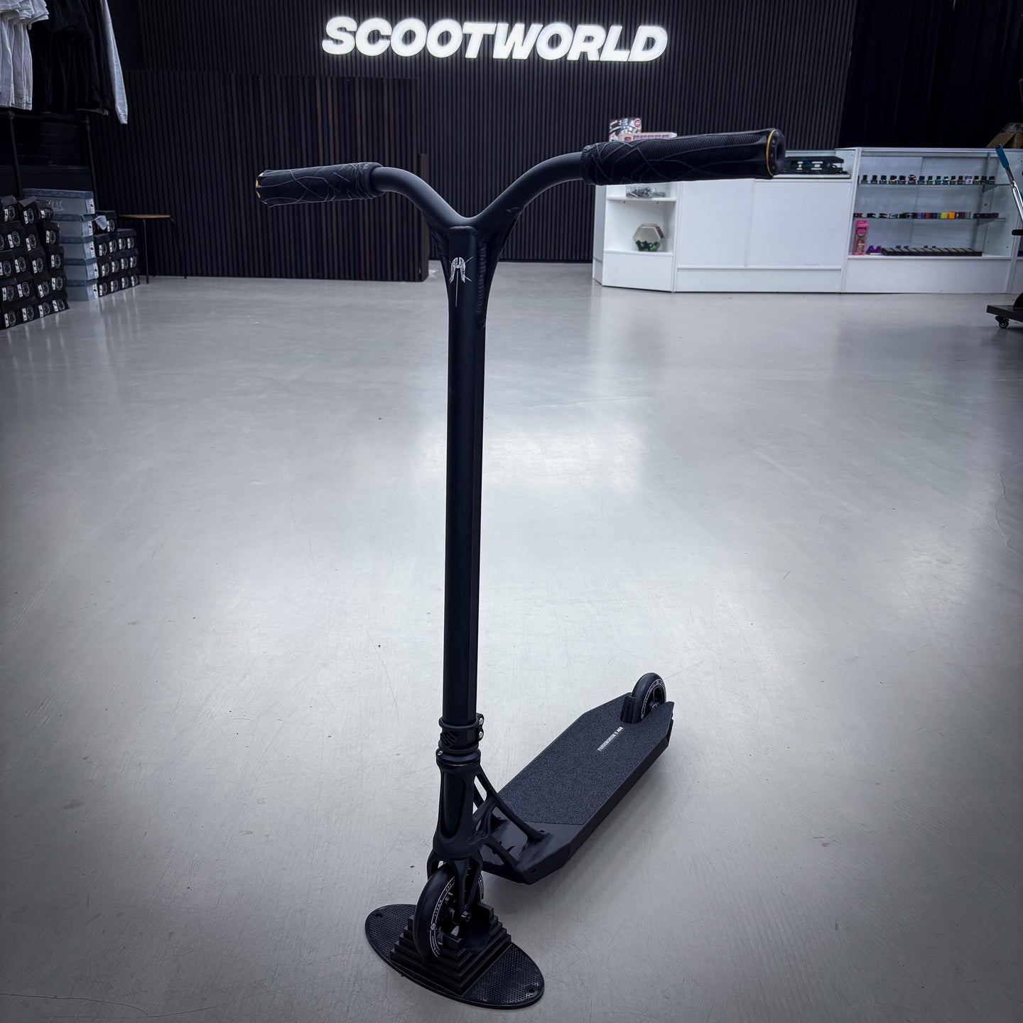 Ethic Black Custom Build - Svart-ScootWorld.se