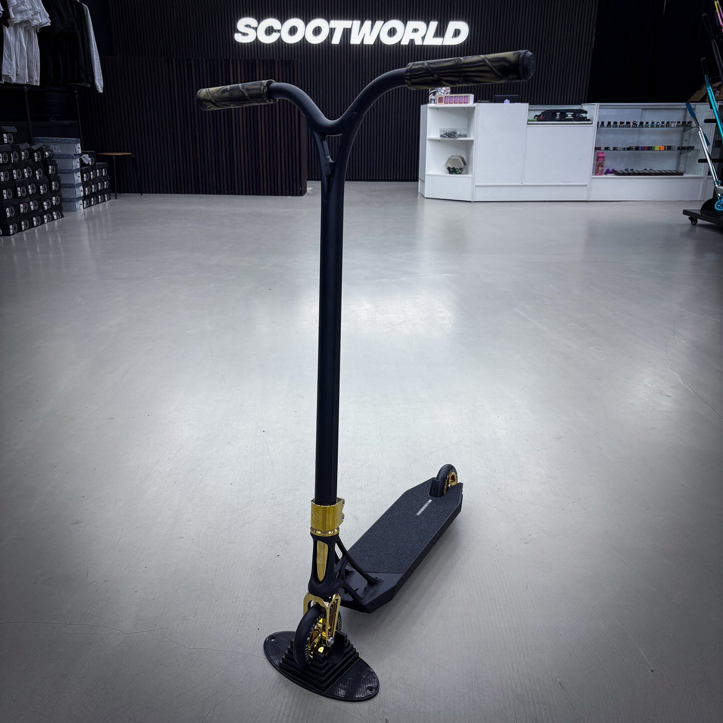 Ethic Black/Gold Custom Build - Svart/Gold-ScootWorld.se