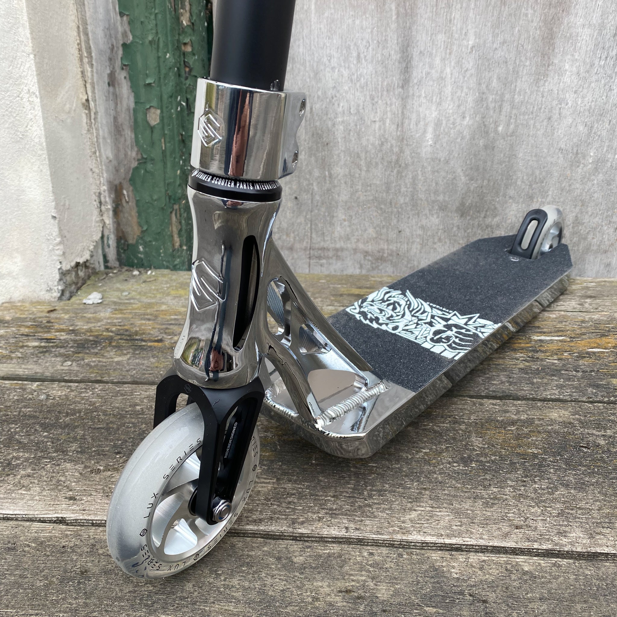 Striker Chrome Custom Build - Svart/Silver-ScootWorld.se