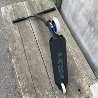 Striker Panda Deck Custom Build - Svart/Rainbow-ScootWorld.se