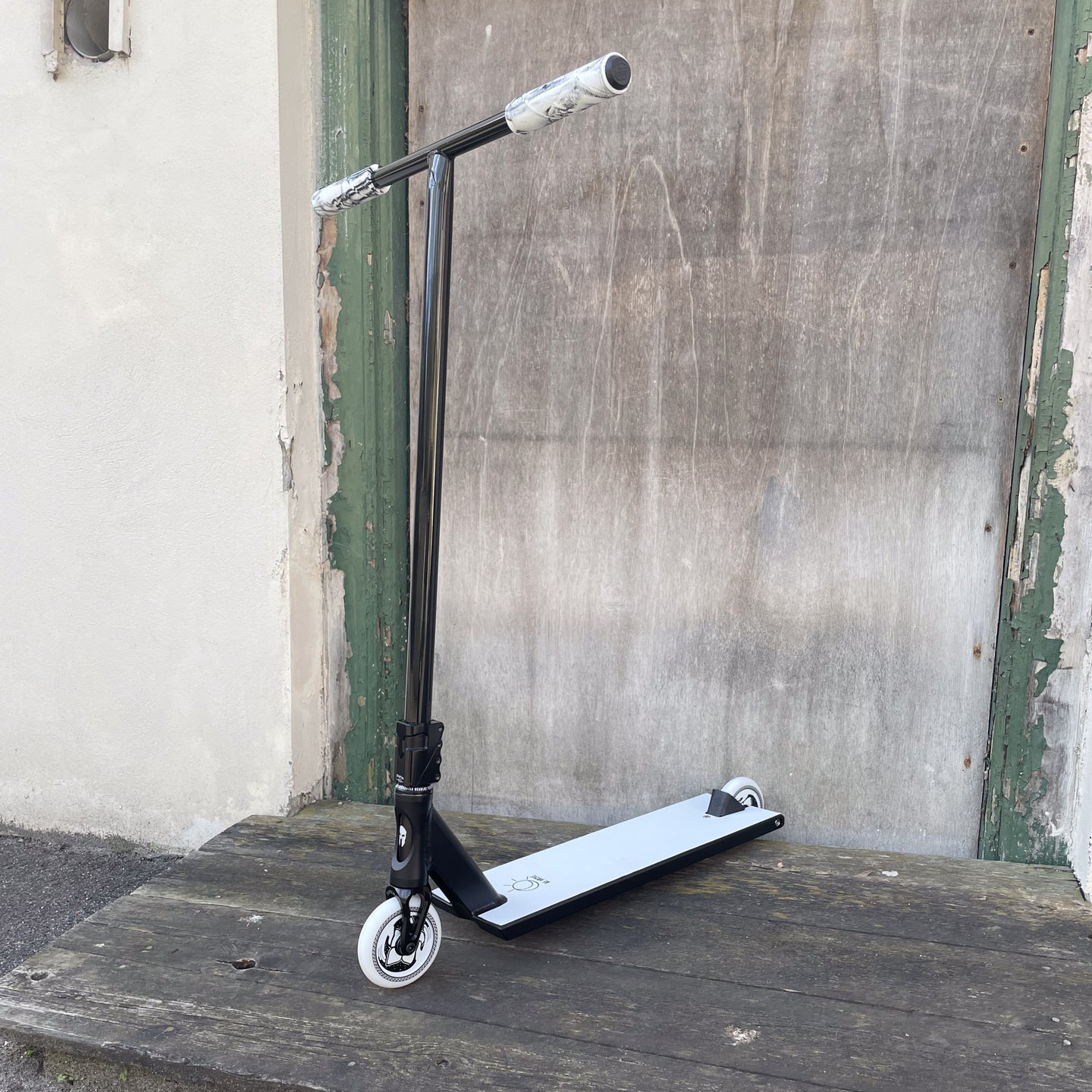 ScootWorld Black & White Street Custom Build - Svart/Vit-ScootWorld.se