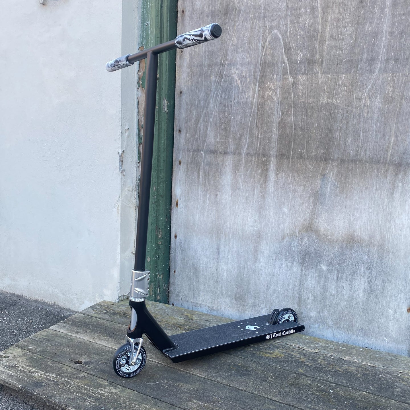 Striker Street Custom Build - Svart/Silver-ScootWorld.se