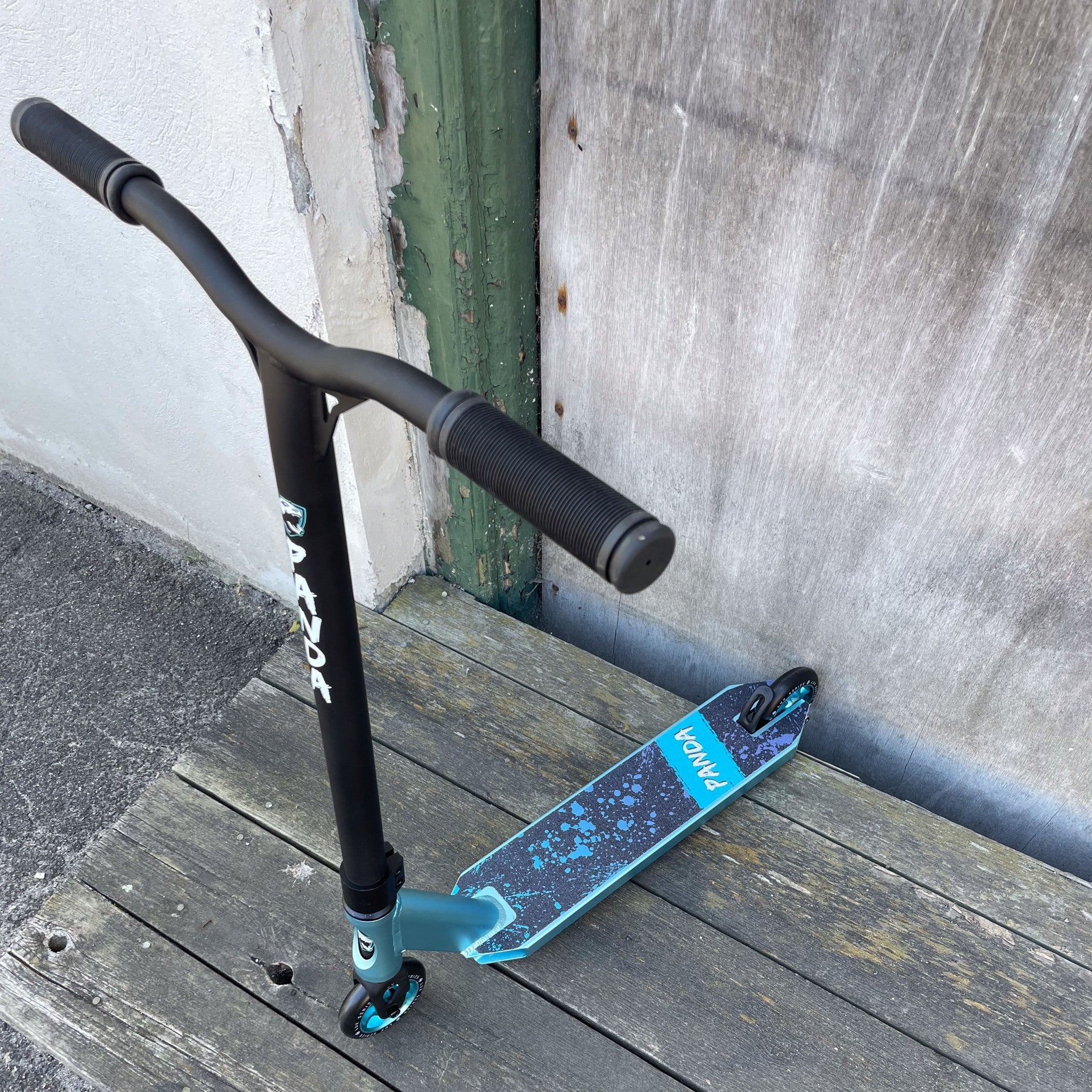 Panda Lux Custom Build Trick Sparkcykel - Svart/Blå-ScootWorld.se