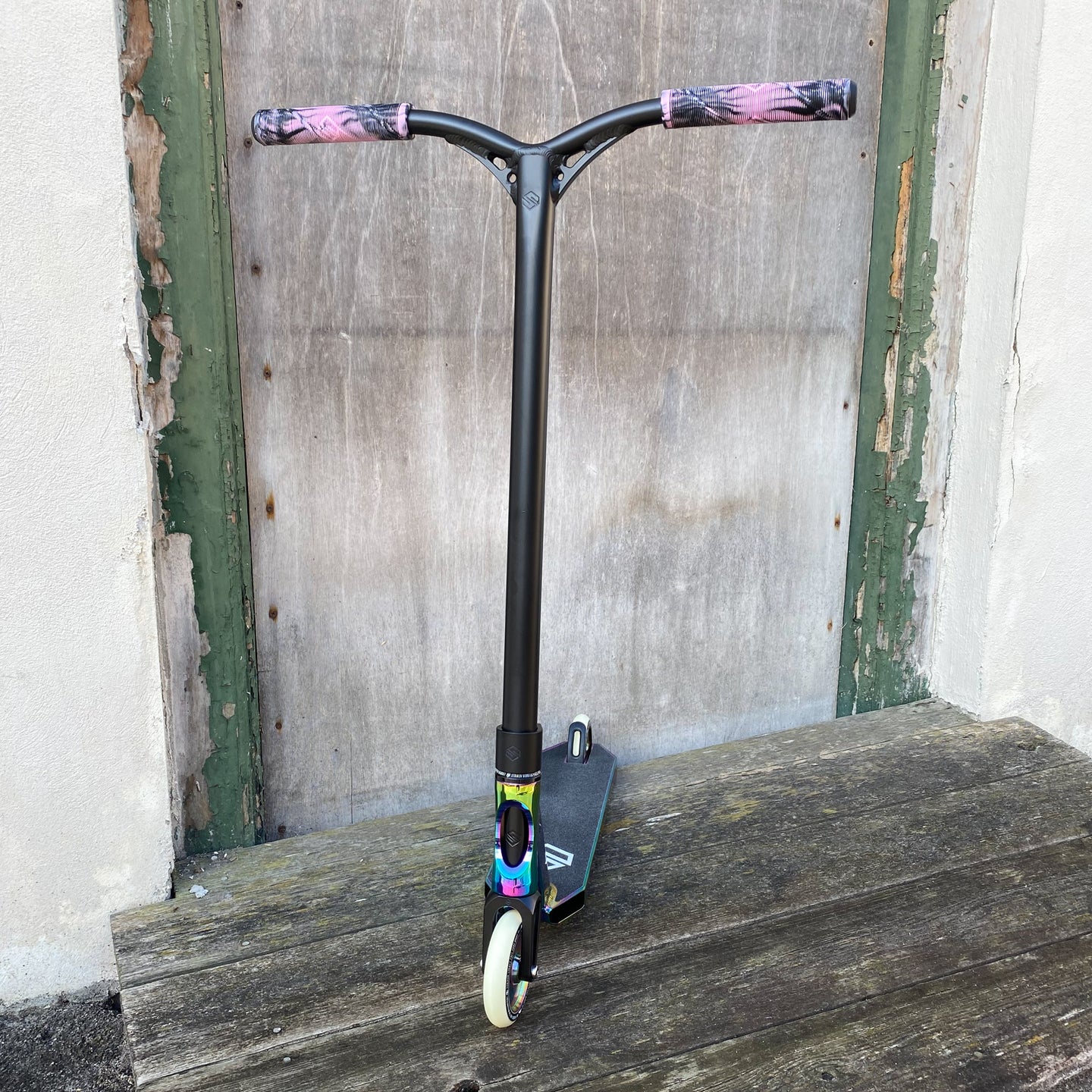 Striker Rainbow Custom Build - Rainbow-ScootWorld.se