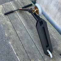 Striker Black/Gold Custom Build - Svart/Gold-ScootWorld.se