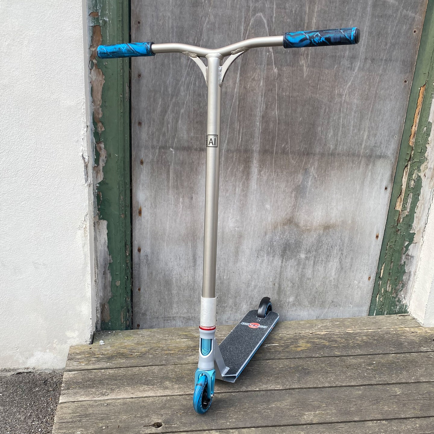 Striker Lucky Custom Build - Silver/Blå-ScootWorld.se