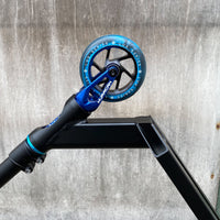 Striker Black/Blue Custom Build - Svart/Blå-ScootWorld.se