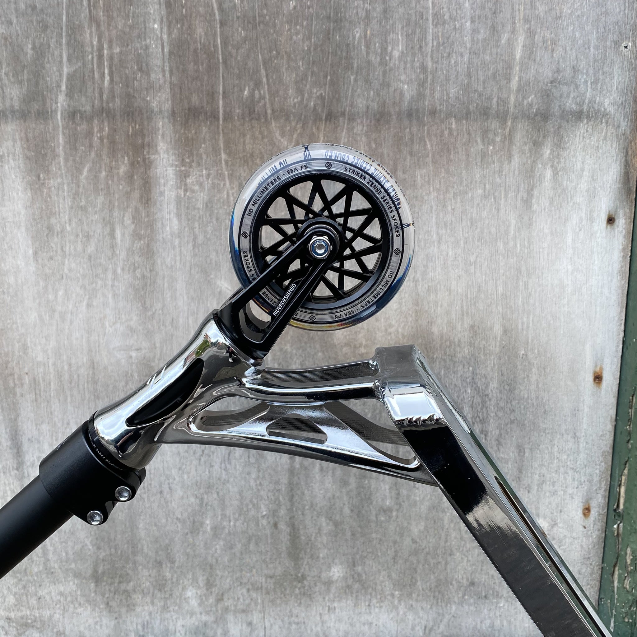 Striker Chrome Deck Custom Build - Svart/Chrome-ScootWorld.se