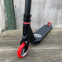 Striker Red & Black Custom Build - Svart/Röd-ScootWorld.se