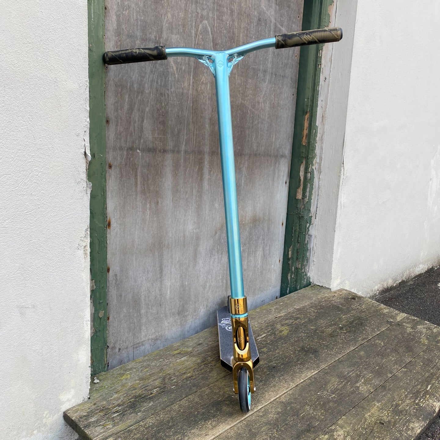 Striker Golden Teal Custom Build -ScootWorld.se